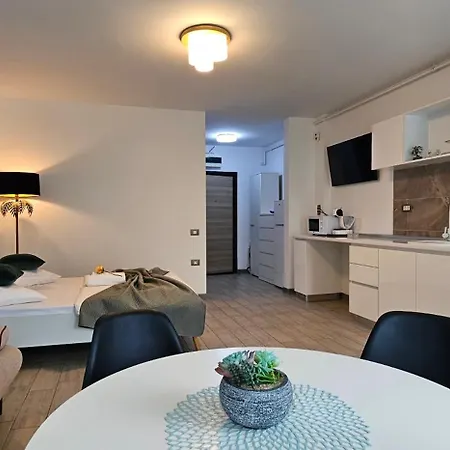 Alezzi Beach Family Luxury Studio * Navodari