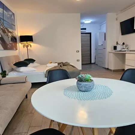 Alezzi Beach Family Luxury Studio Apartment
