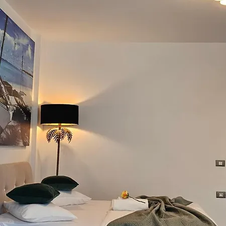 Alezzi Beach Family Luxury Studio Apartment *