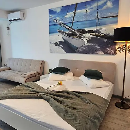 Alezzi Beach Family Luxury Studio * Navodari