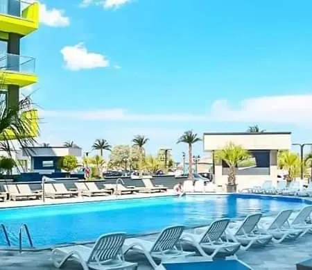Alezzi Beach Family Luxury Studio Apartment