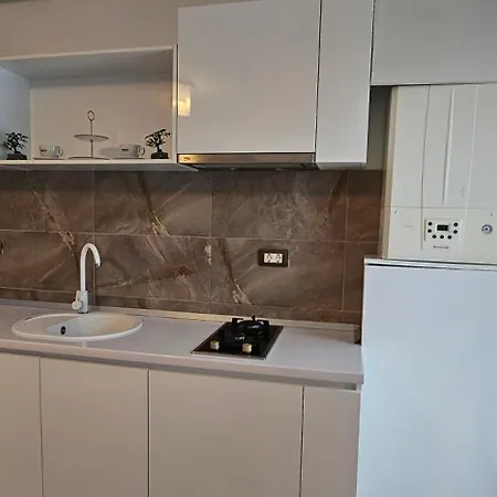 Alezzi Beach Family Luxury Studio Apartment *